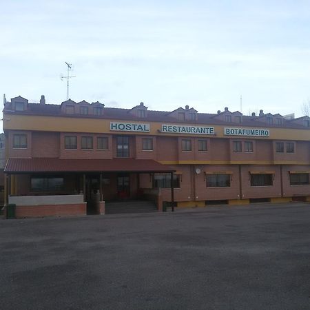 Hostal Botafumeiro Мота-дель-Маркес Экстерьер фото