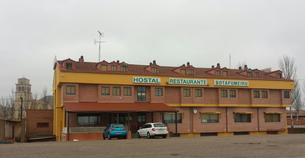 Hostal Botafumeiro Мота-дель-Маркес Экстерьер фото