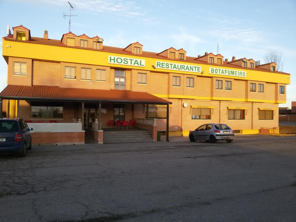 Hostal Botafumeiro Мота-дель-Маркес Экстерьер фото