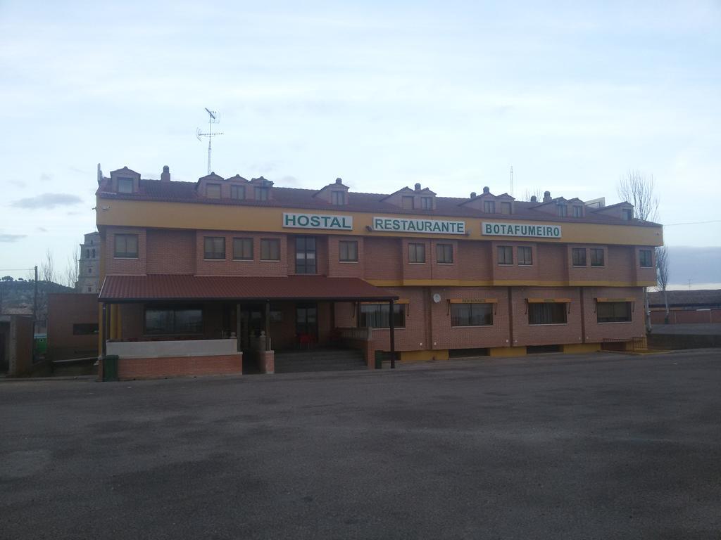 Hostal Botafumeiro Мота-дель-Маркес Экстерьер фото